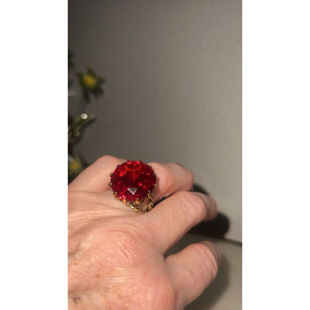 Vintage Ring Signed W Germany Red Glass Brass Twisted Metal Braided West Germany - Picture 3 of 10